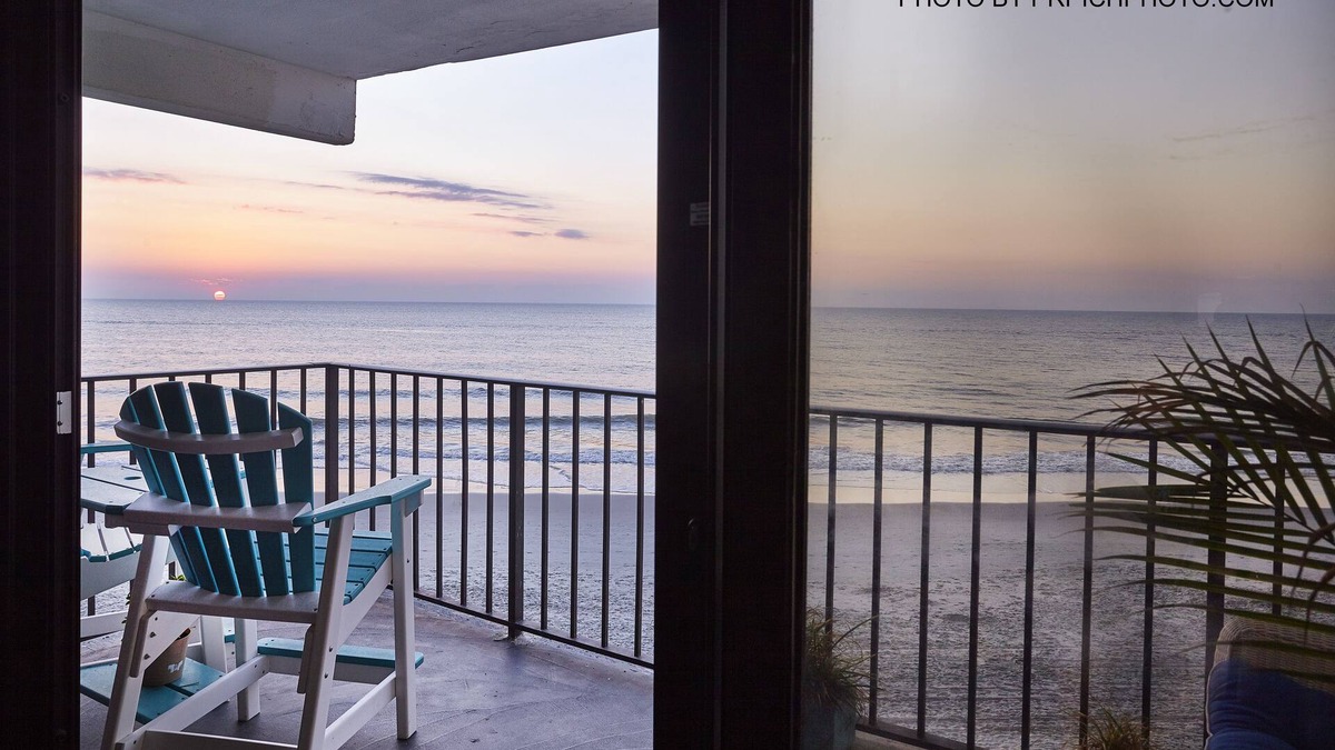 Garden City Condo | Oceanfront 3rd floor condo at Royal Gardens Resort in Garden City/Murrells Inlet