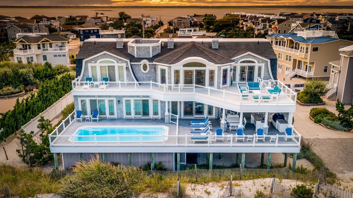 North Beach House | Oceanfront 7000 sq ft home, 6ensuite bedrooms, heated pool, outdoor deck/kitchen