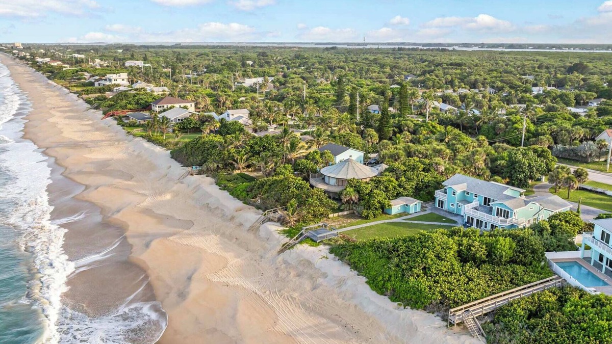 Floridana Beach House | Oceanfront | 7BR | Game Room | Private Beach Access