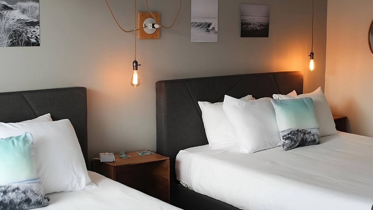 Long Beach Hotel | Oceanfront Accommodations! Indoor Pool and Sauna, Pets Allowed, Free Parking!