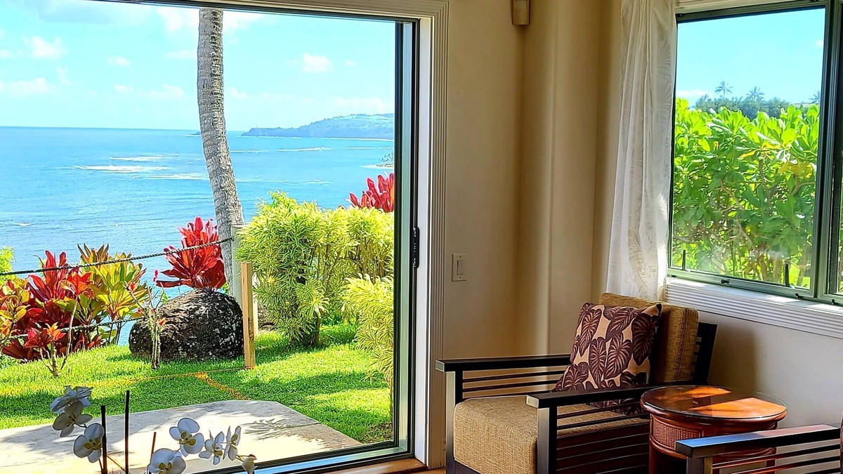 Princeville Condo | Oceanfront Air Conditioned Condo ~ Walk to Beach ~ Amazing Views