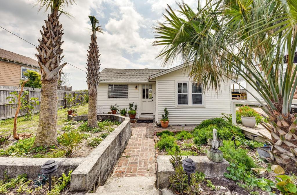 Fernandina Beach House | Oceanfront Amelia Island Cottage Deck and Boardwalk