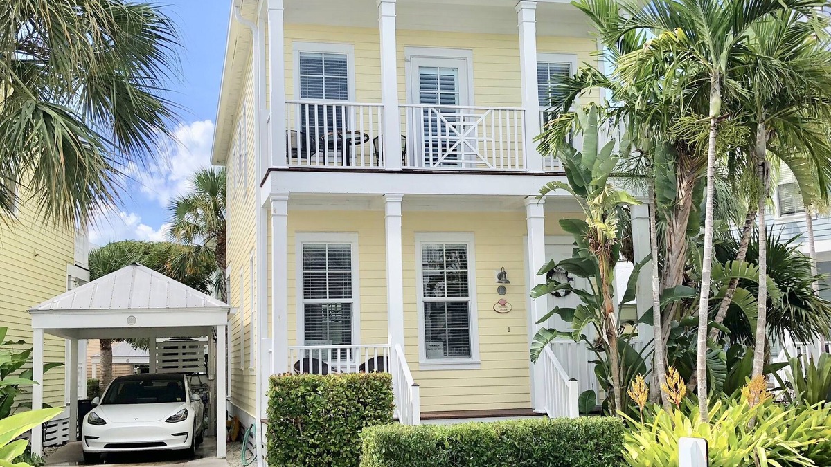 Islamorada House | OCEANFRONT ANGLERS REEF in ISLAMORADA -Pool, Dock, Beach, Kayaks, Paddle Boards