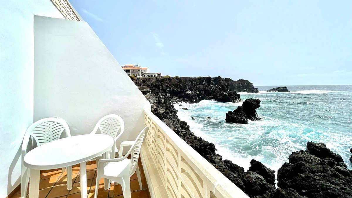 Tamaduste Apartment | Oceanfront apartment a few mtrs from the Beach