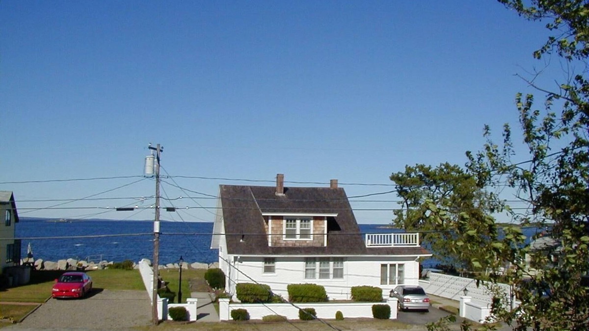 Biddeford Pool House | Oceanfront at Hills Beach, Biddeford, Sleeps 8, 4 bdrs, 2 bths, View 9 islands!