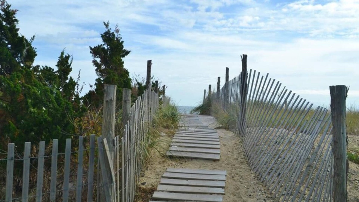 North Beach House | Oceanfront. Beach Badges/Equipment. WiFi. Decks. Hot Tub. Outdoor Shower. 140069