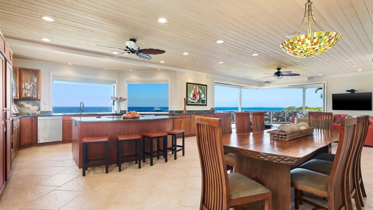Kailua-Kona House | OCEANFRONT BEACH HOUSE WITH SUNSET VIEWS AND PRIVATE POOL