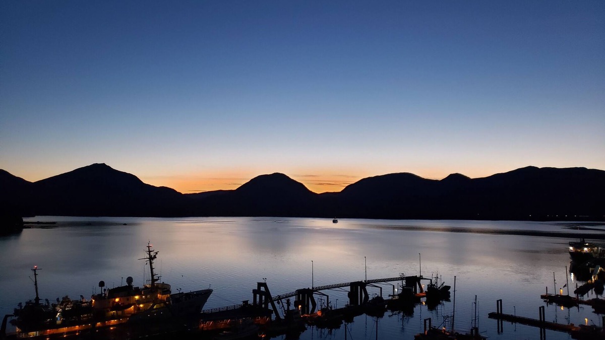 Ketchikan House | Oceanfront Charm: King Bed, 2 Bdrm Downtown Gem, Ketchikan