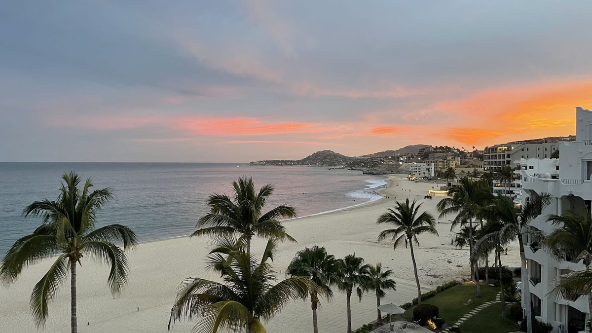 San Jose del Cabo Condo | Oceanfront condo with unobstructed views of Costa Azul beach!