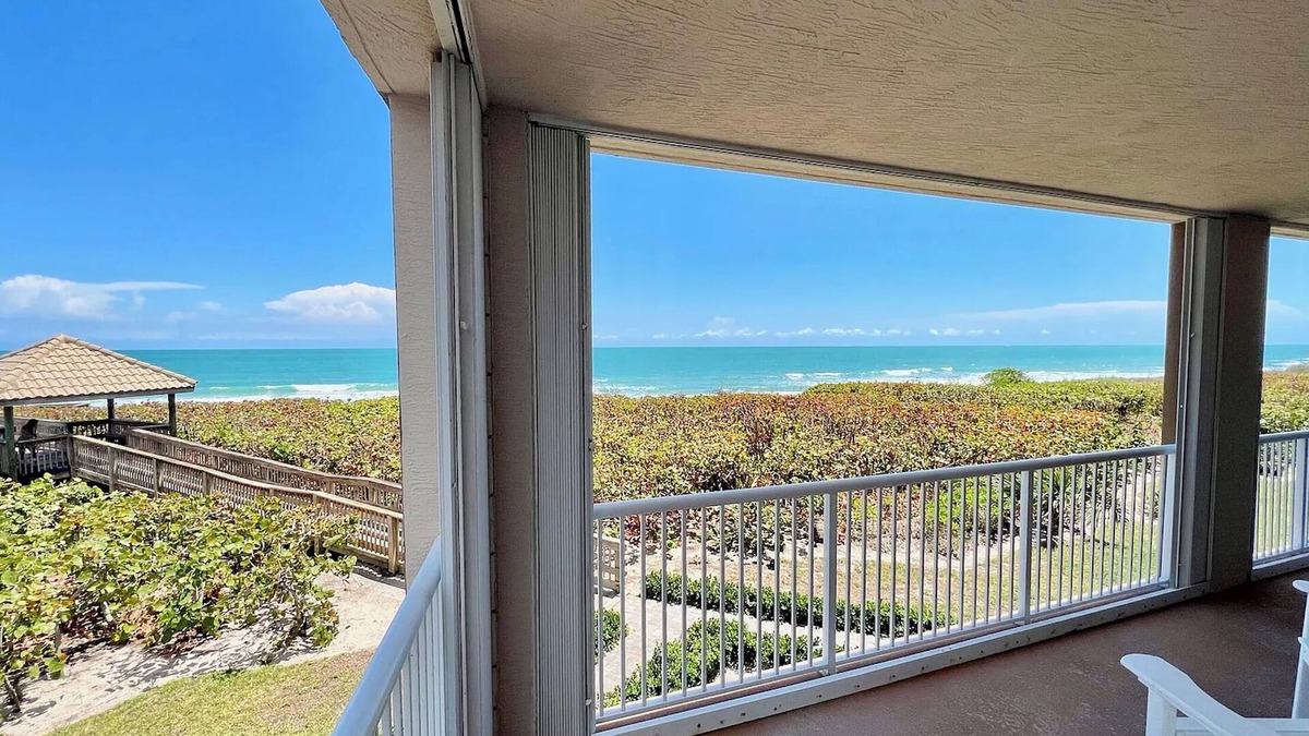 Fort Pierce Shores Condo | OCEANFRONT CORNER UNIT