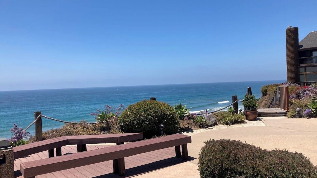 Solana Beach Condo | Oceanfront Complex with Private Beach Access, Sleeps 10