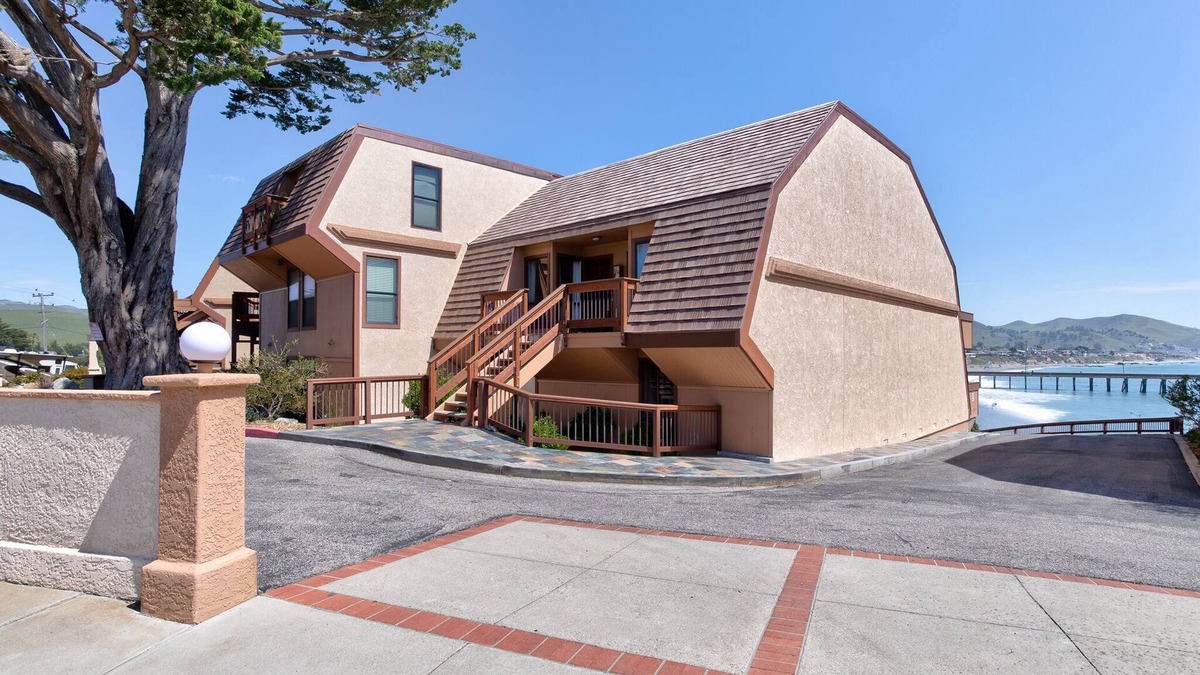 Cayucos Condo | Oceanfront Condo overlooking the Pier