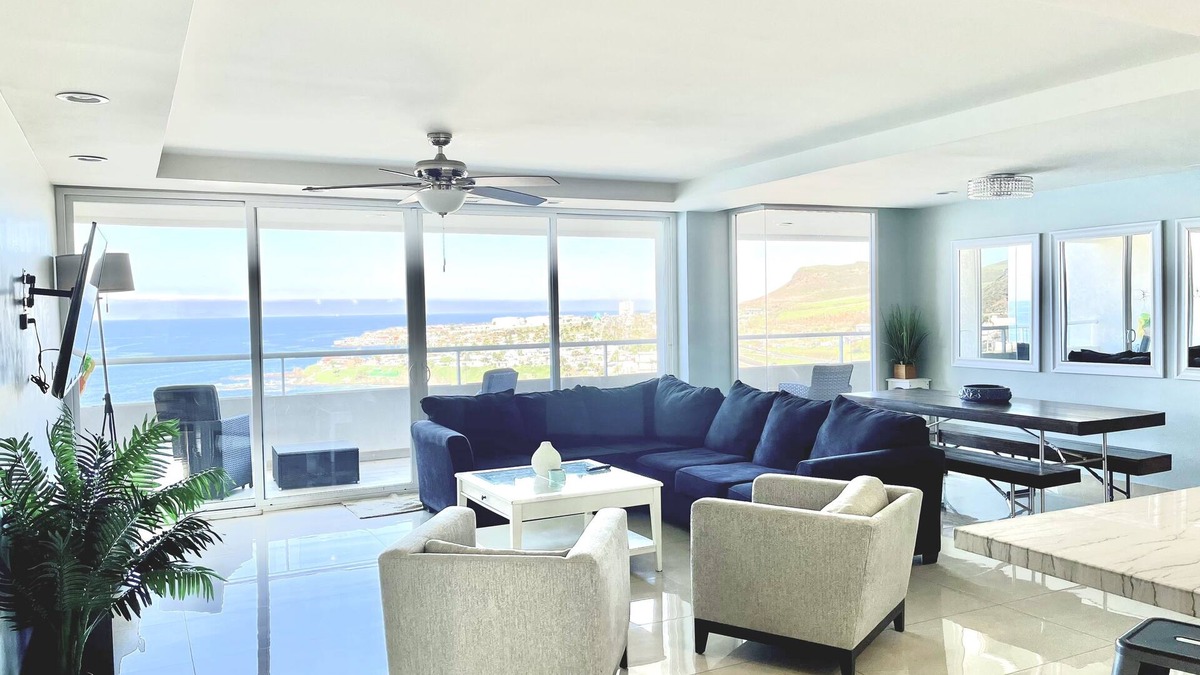 Plan Libertador Condo | Oceanfront Condo w/Pool & Steps to Sandy Beach & Mins to Downtown