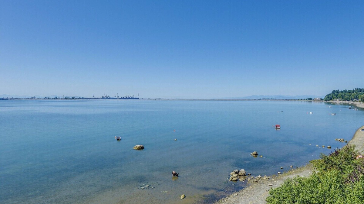 Delta House | Oceanfront Contemporary House Tsawwassen Metro Vancouver - Beach Access