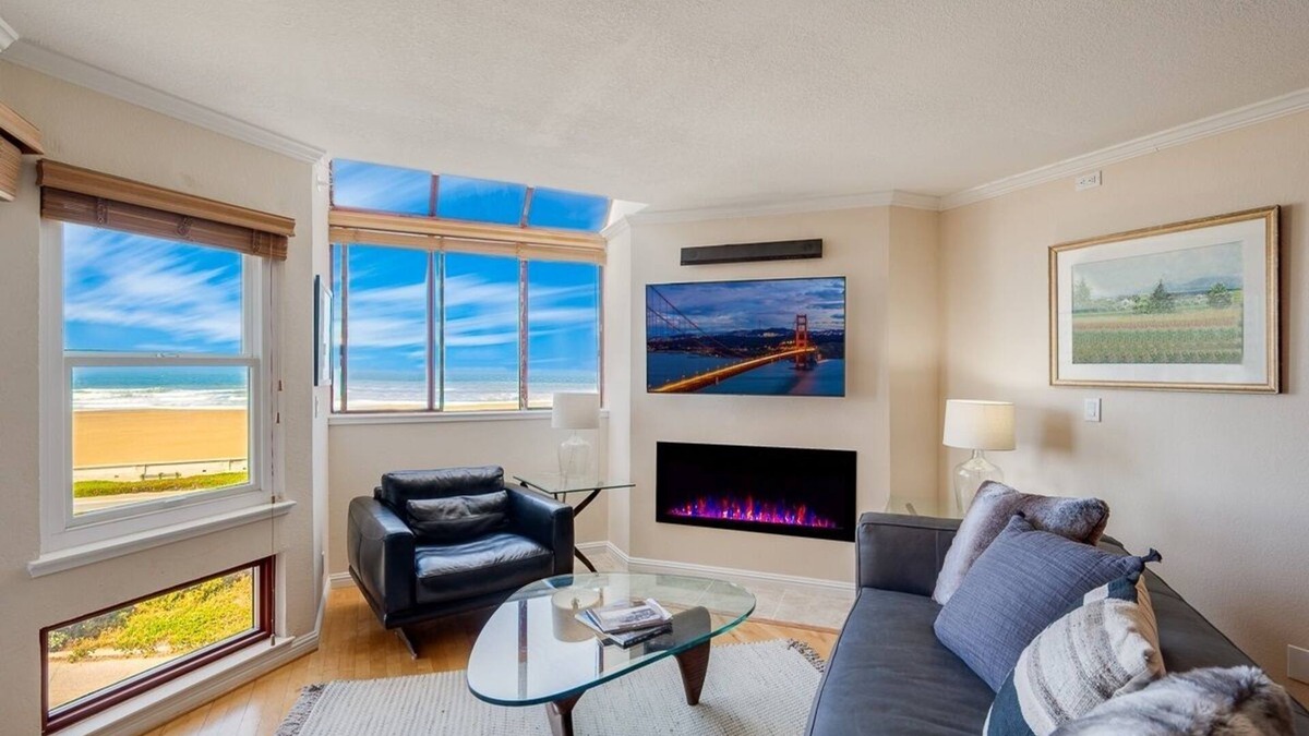 Outer Richmond Condo | OCEANFRONT Direct VIEW at the beach/balcony/elevator
