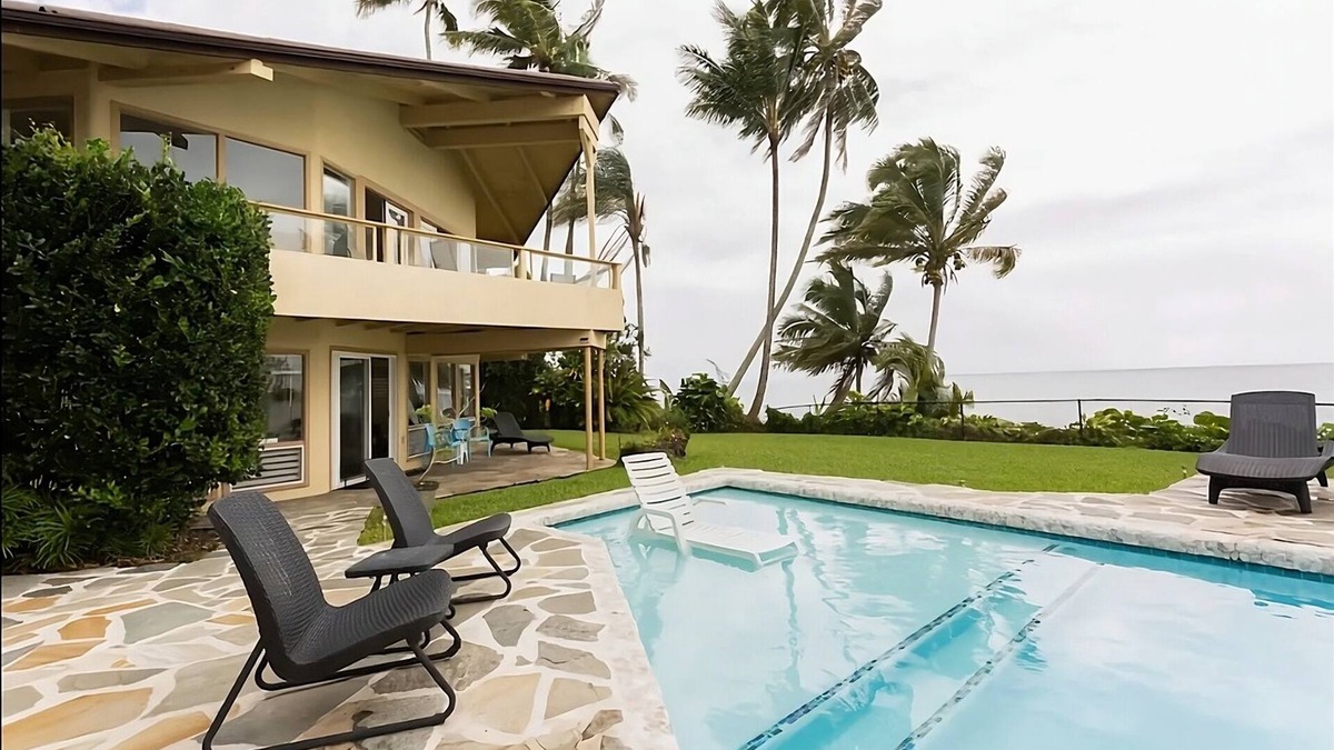Kapoho House | OCEANFRONT DUPLEX, with POOL, SAUNA and steps from BEACH