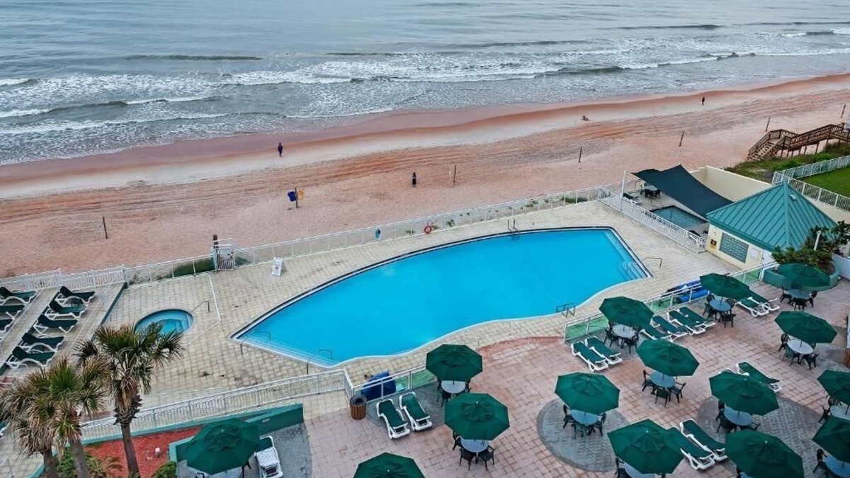 Ormond Beach Hotel | Oceanfront Escape w/Full Kitchen, Balcony & Easy Access to Daytona Fun