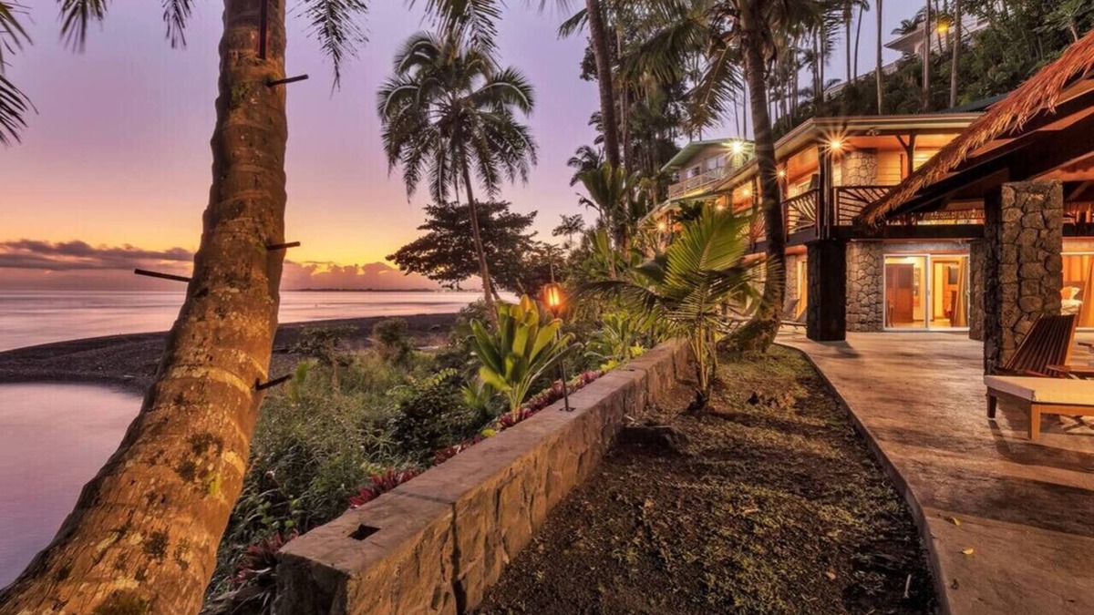 Kapoho House | Oceanfront Estate: The Honolii Hale