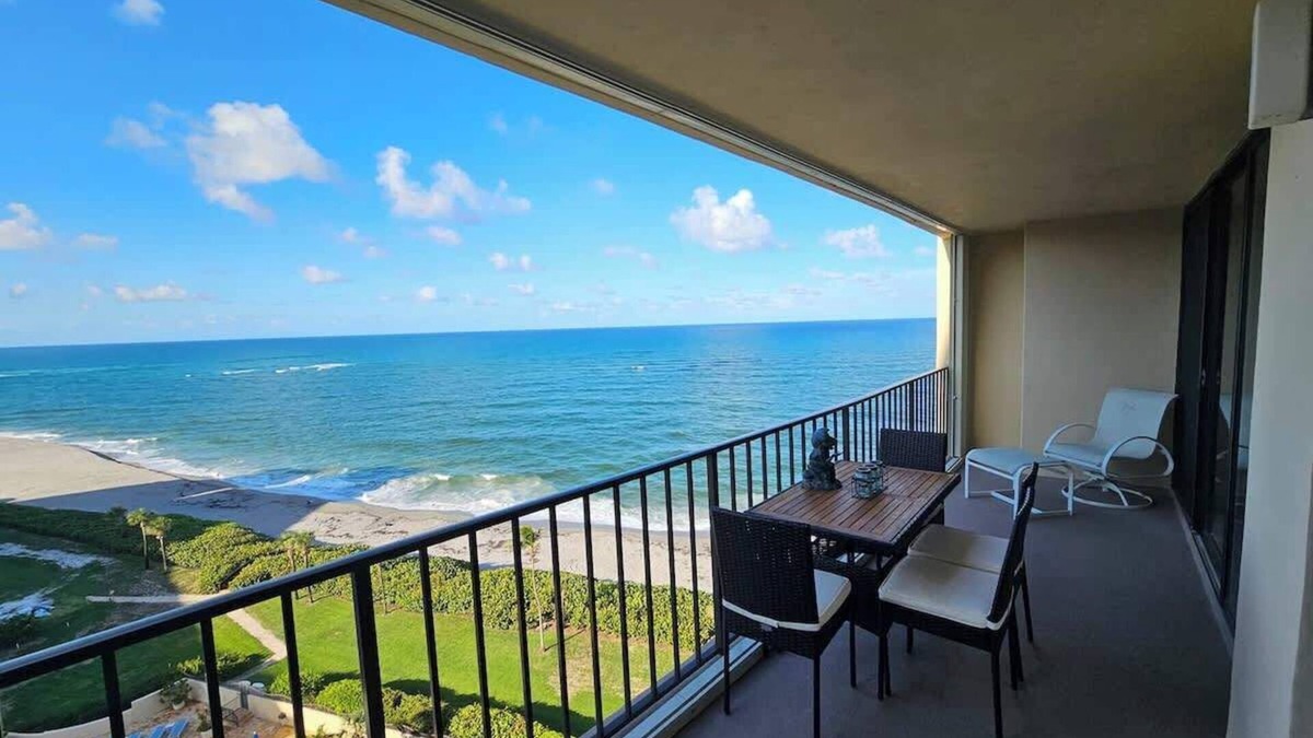 Jupiter Apartment | Oceanfront High-Rise Full Condo