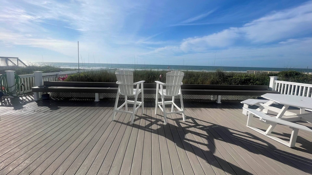 Jacksonville House | Oceanfront Home, Best Location: Walk to Town, 4 Bed/3 Bath, Pet Friendly!