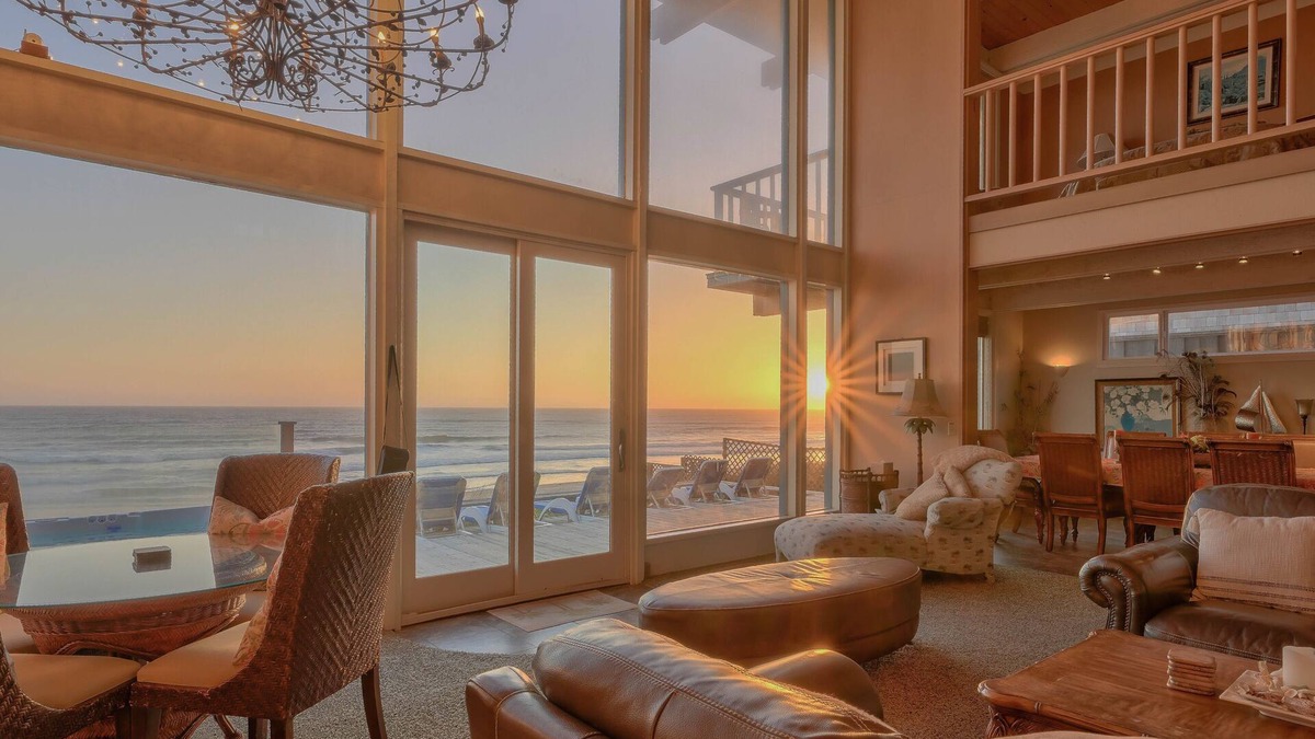Watsonville House | Oceanfront Home & Guesthouse - Panoramic Views