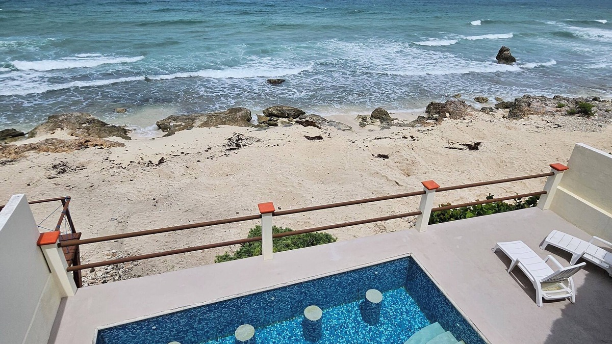 Isla Mujeres House | Oceanfront Home with 2 Pools and Spectacular Views!