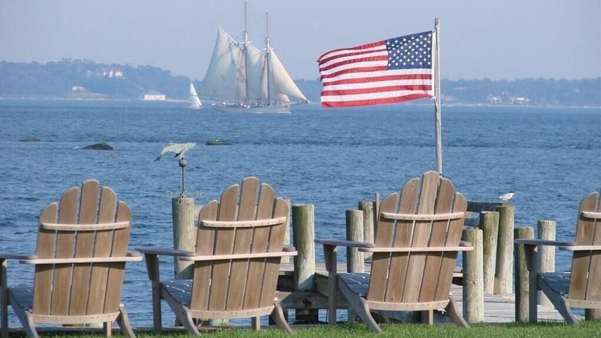 Mystic - New London House | Oceanfront home with private dock & large yardnn