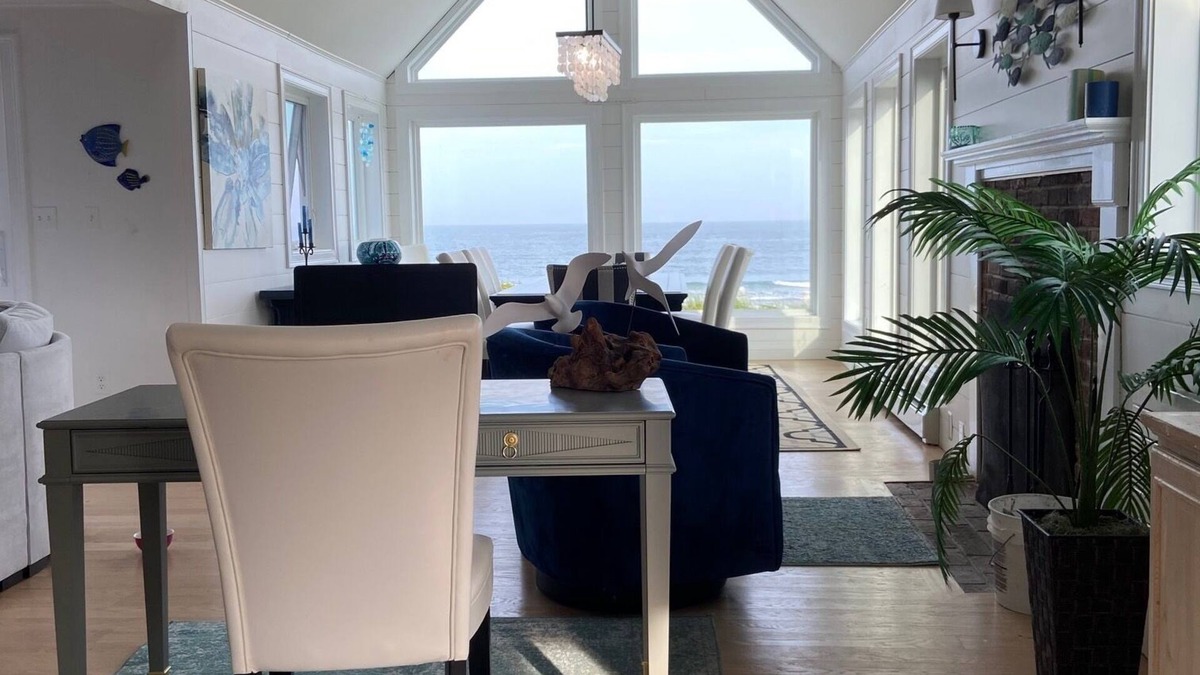 Biddeford House | Oceanfront house on exclusive Fortunes Rocks Beach