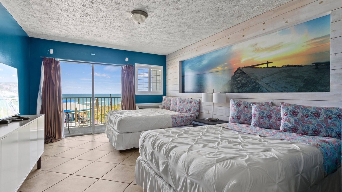 Fort Pierce Hotel | Oceanfront Inn Room #16- Ocean View Balcony, 2 Full Beds