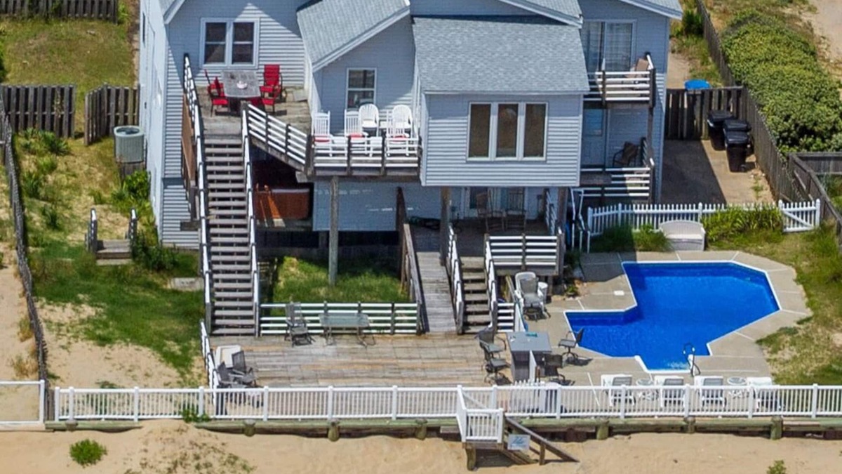 Sandbridge House | Oceanfront Living Family Friendly