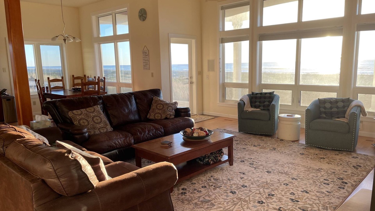 Cohassett Beach House | Oceanfront Living At Its Best, Exquisite and Modern Home 8 guests