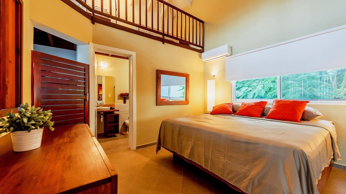 La Iglesia Condo | OCEANFRONT LUXURY PENTHOUSE CONDO - BEACH + SUNSETS - SLEEPS 6