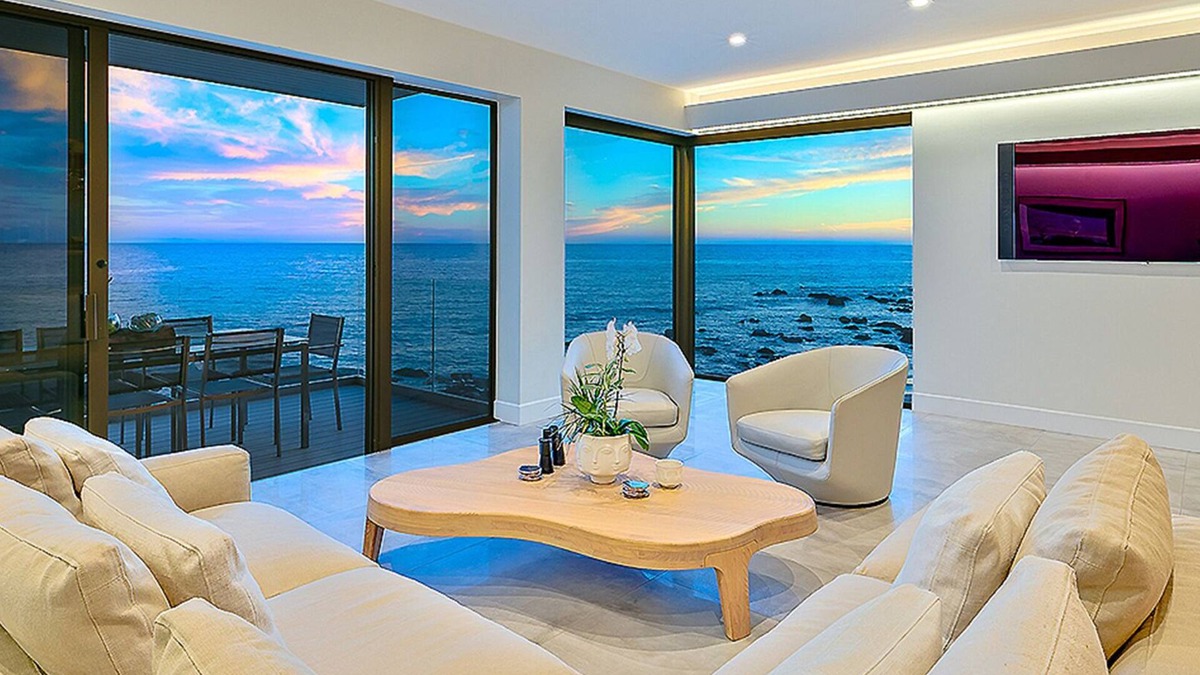 Eastern Malibu House | *OCEANFRONT* Modern Beach Villa