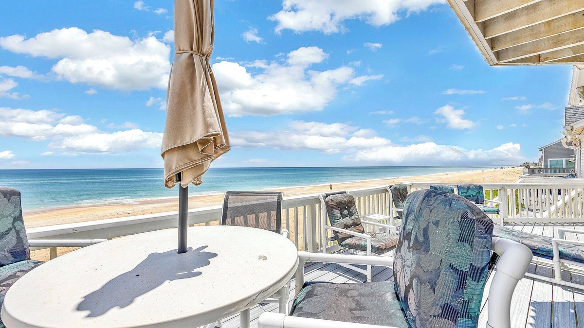 Florida House | Oceanfront Nantucket-Style Beach House