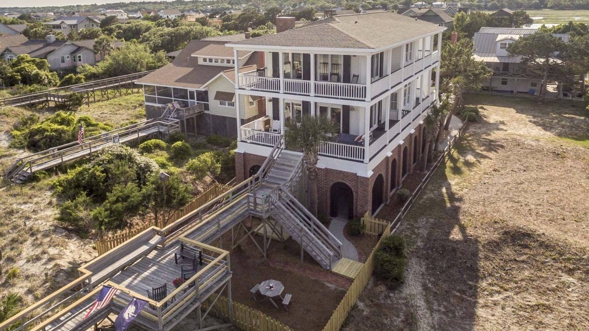 Pawleys Island House | OCEANFRONT! North End with shared creek dock! Family friendly, 5Br -5.5 b