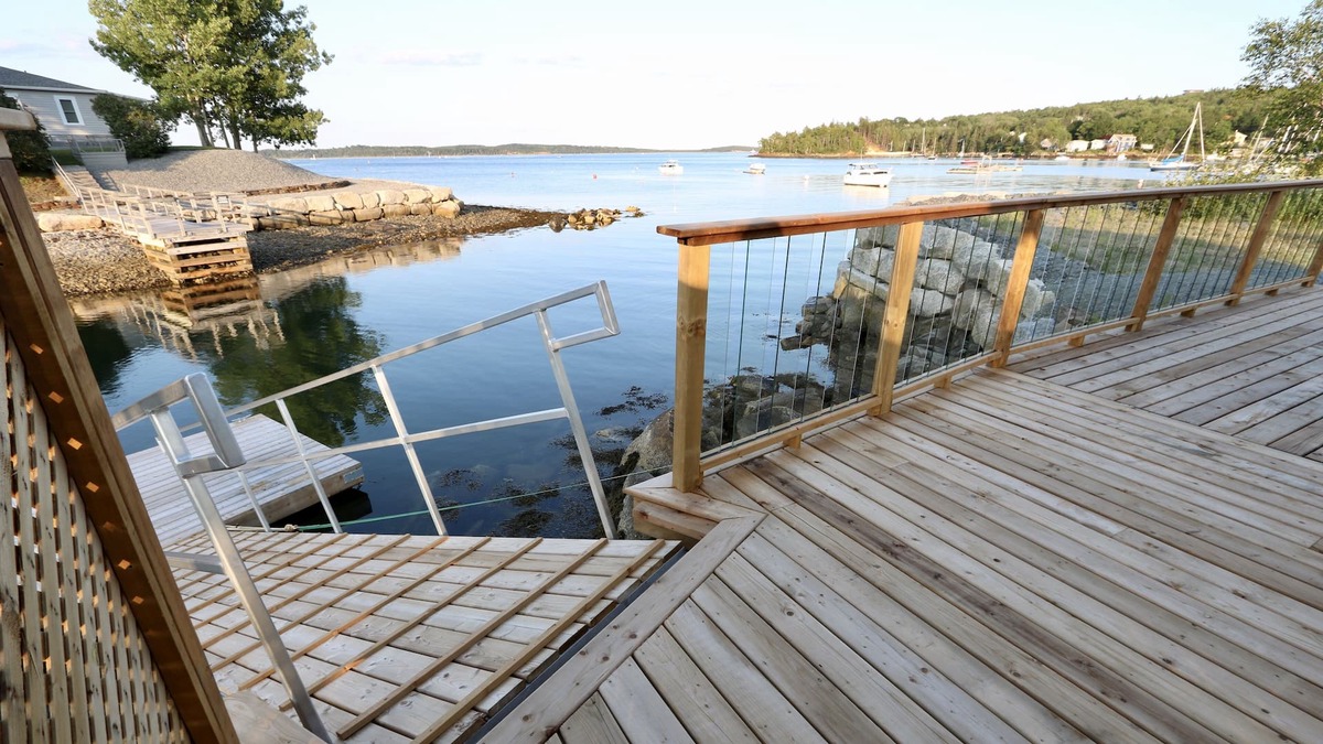 Halifax House | Oceanfront Oasis in Halifax with Boathouse, Wharf & Rec Park 5min to City Centre