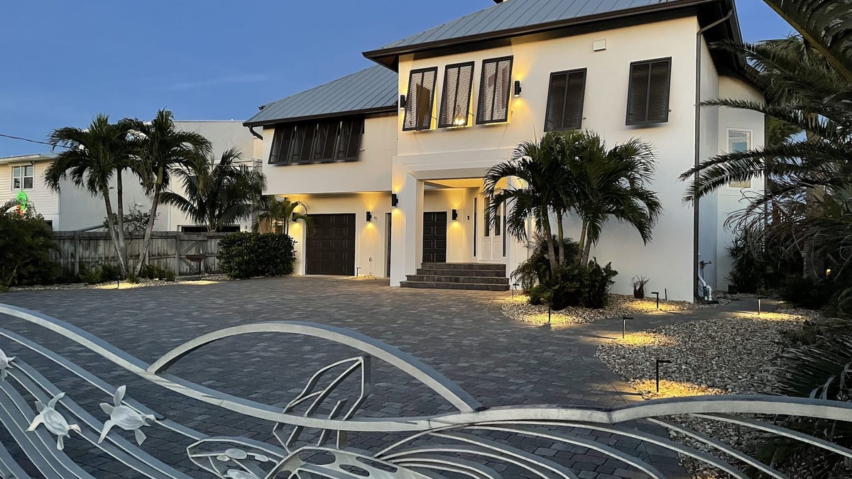 Orlando Beach House | OCEANFRONT PARADISE. Palm trees, Hammocks, Heated Pool