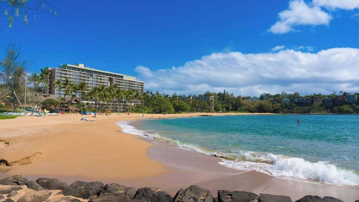 Nawiliwili Condo | Oceanfront Paradise | One Block to the Beach!