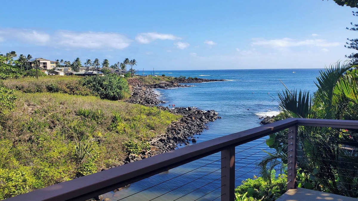 Poipu Apartment | OCEANFRONT Poipu Studio-Honeymoon,AC,View Turtles from Lanai,Free Access to Gym