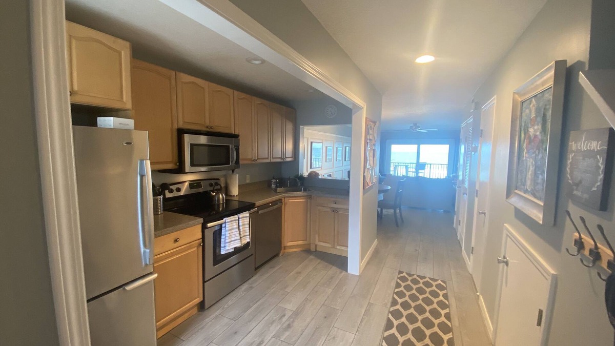 Crescent Beach Condo | Oceanfront, Quiet Beach, Pickleball, Family Friendly, Clean