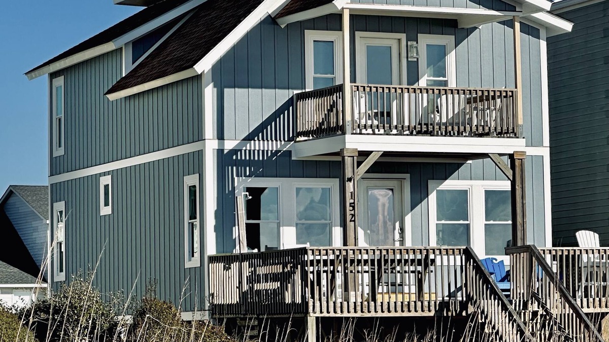 Holden Beach House | OCEANFRONT, Renovated 4BR, 3BA Home Sleeps 8