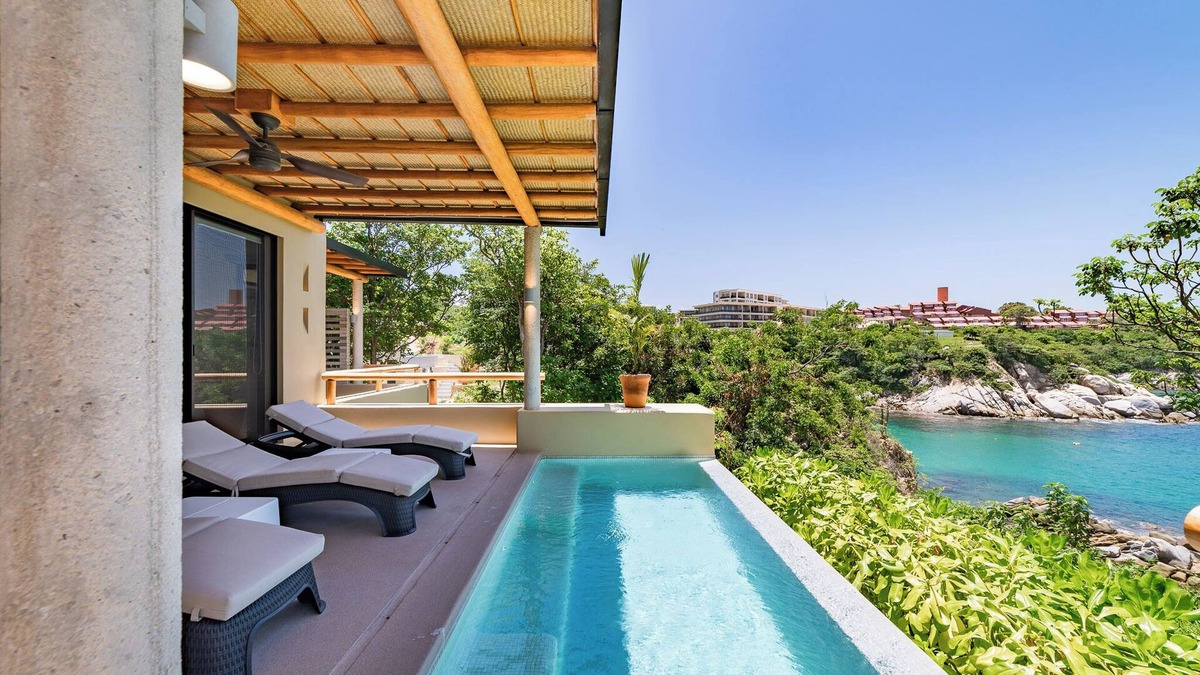 Santa Maria Huatulco Condo | Oceanfront Residence with Private Plunge Pool & Beach Access
