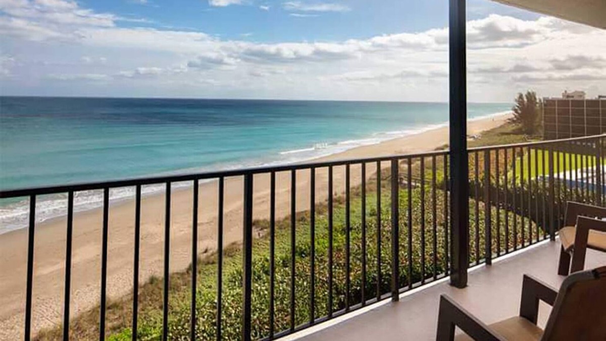 Hutchinson Island South Resort | Oceanfront Resort, Vistana Beach Club, 4th of July Week