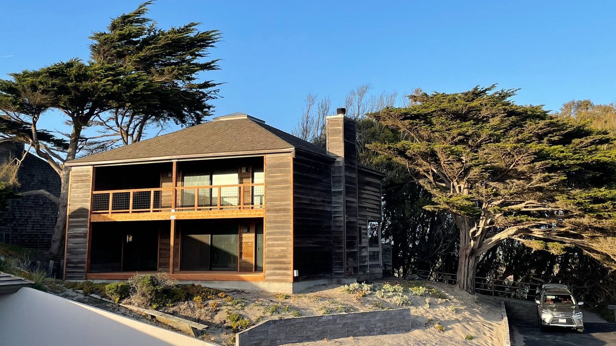 Watsonville House | Oceanfront Retreats at Pajaro Dunes is a renovated, fully equipped Property