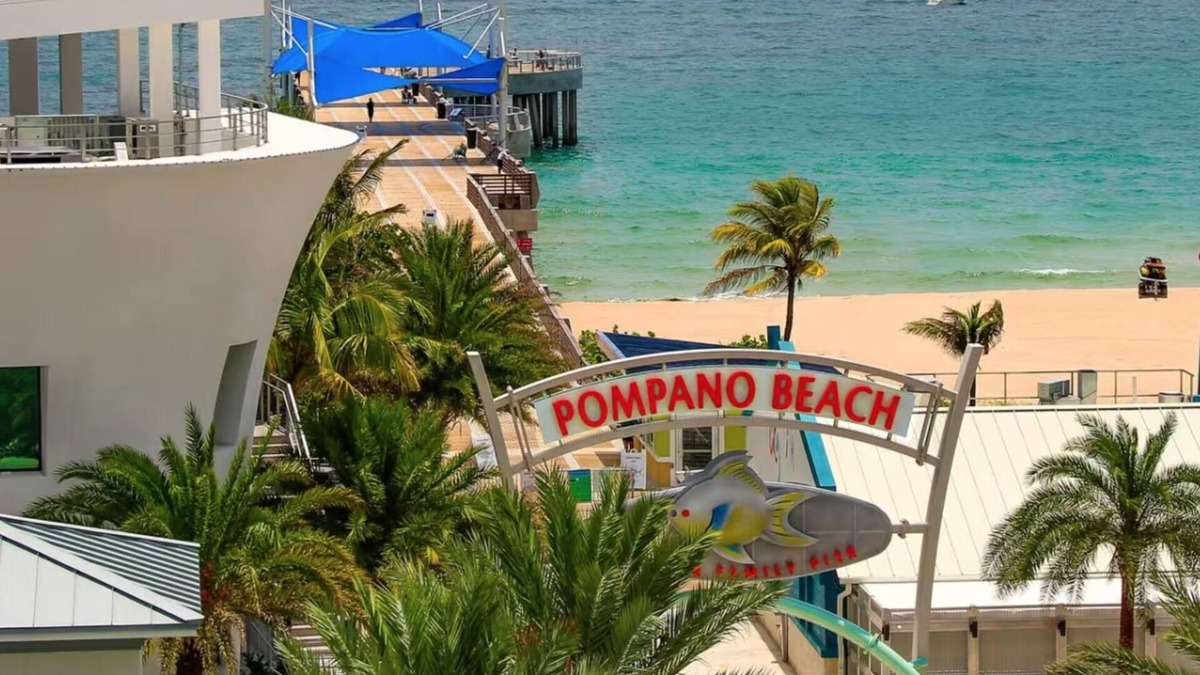 Pompano Beach Resort | Oceanfront Studio! Step from your door to the beach! Your own private entrance!