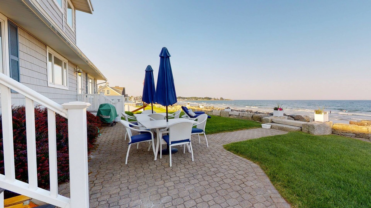 Rye House | Oceanfront Stunner w/Kayaks, Beach Gear, Fireplace, Amazing Water Views & Pond