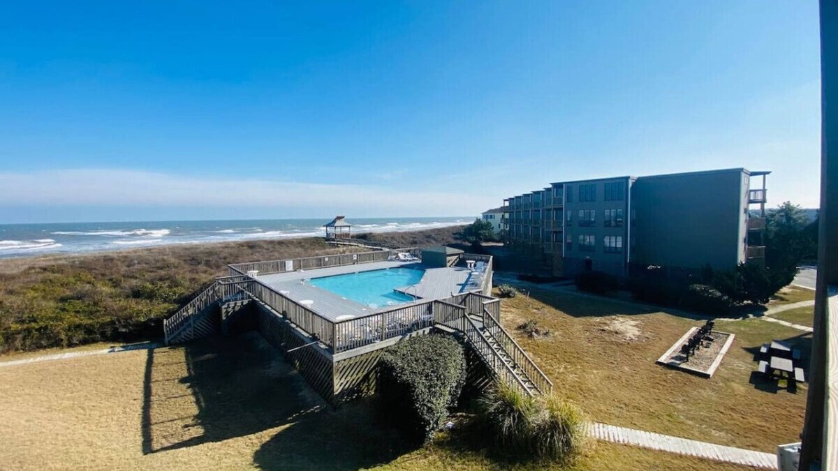 Duck Apartment | Oceanfront SunSational Setting2 In heart of Duck