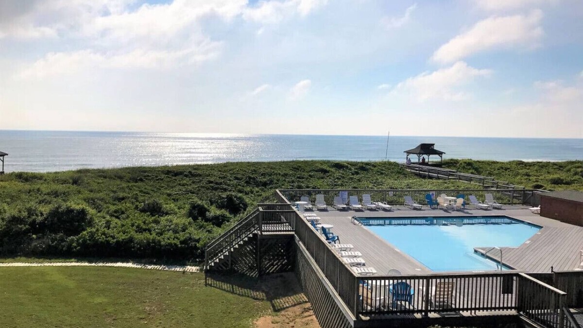 Duck Condo | Oceanfront SunSational Setting in heart of Duck