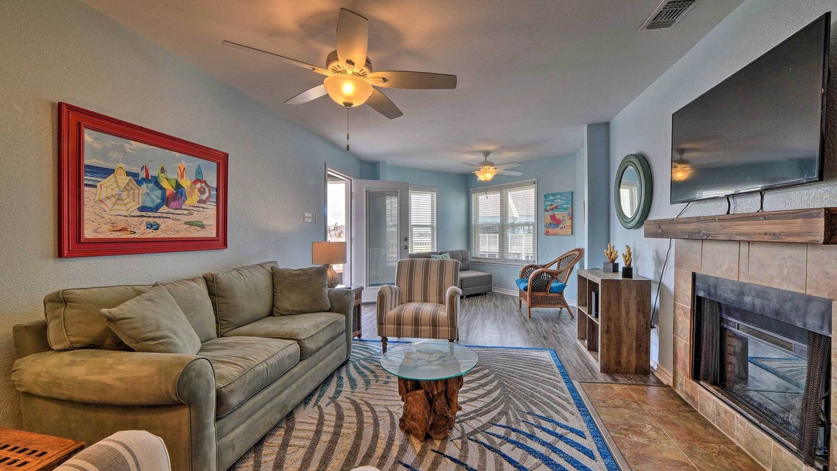 Port Aransas Condo | Oceanfront Texas Condo w/Pool: Pets Stay Free