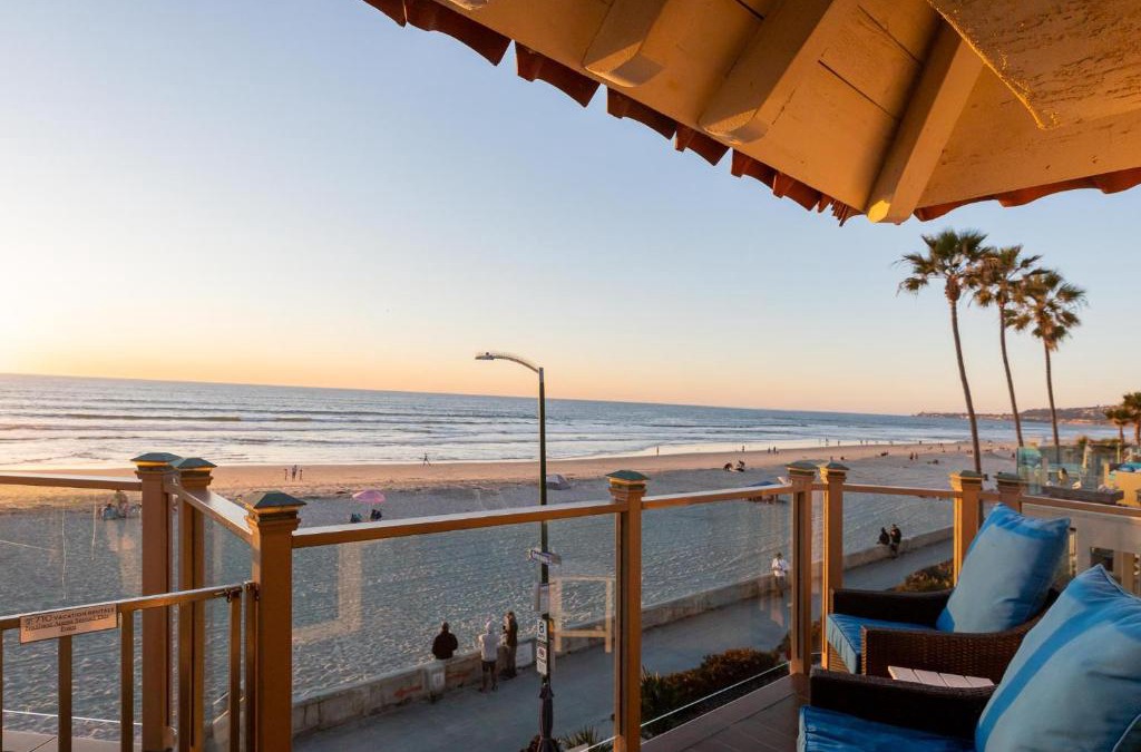 South Mission Beach House | Oceanfront, two-level condo with stunning view, decks, fast WiFi & fireplace